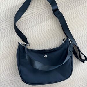 Lululemon City Essentials Small Shoulder Bag 3L